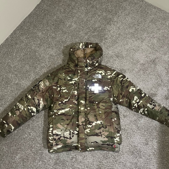 Northface X Supreme Camo Puffer Jacket XL - Picture 3 of 7